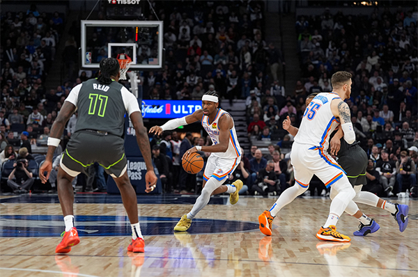 雷霆復仇！亞歷山大37分擊敗了愛德華茲并在西方的頂部定居