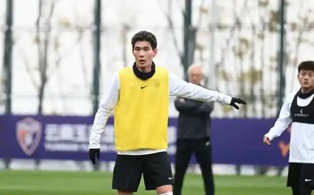 榮耀時(shí)光！侯陽被選為國(guó)家隊(duì) 全家人一起驕傲和榮耀